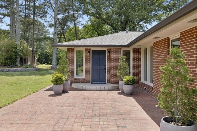 54 Shallowford Road, Chattanooga, TN 37404