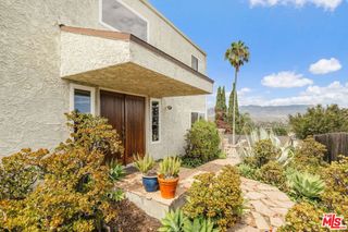 2220 Loveland Drive, Los Angeles, CA 90065