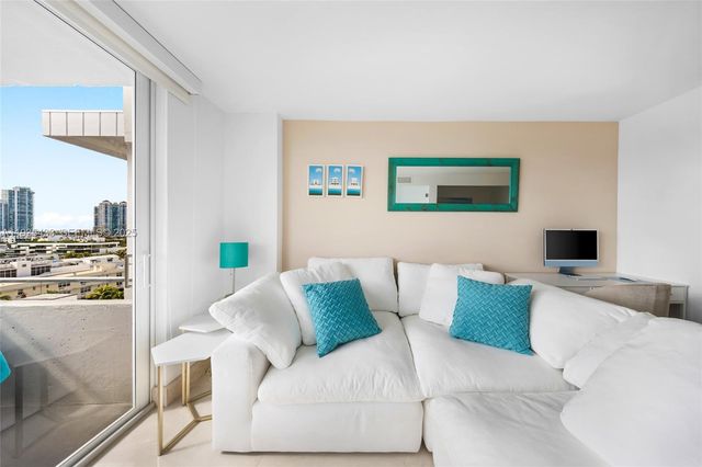 465 Ocean Dr 1008, Miami Beach, FL 33139