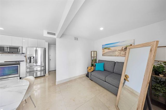 465 Ocean Dr 1008, Miami Beach, FL 33139