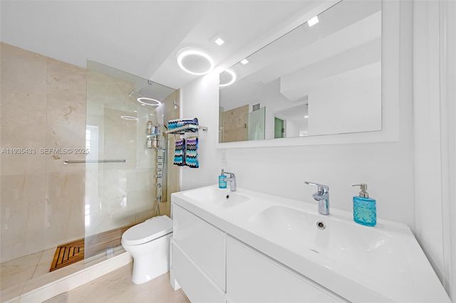 465 Ocean Dr 1008, Miami Beach, FL 33139