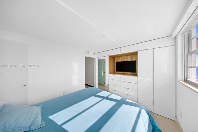 465 Ocean Dr 1008, Miami Beach, FL 33139