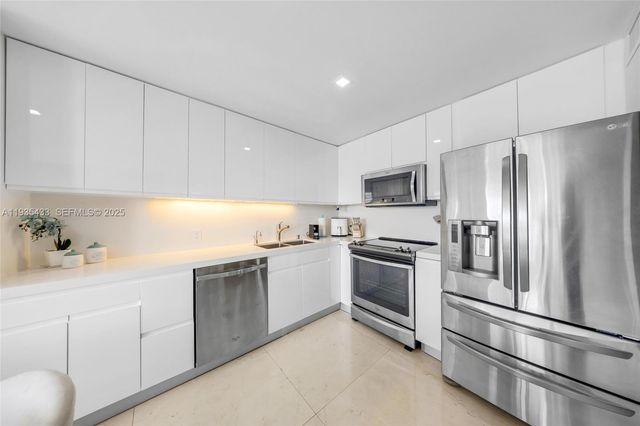 465 Ocean Dr 1008, Miami Beach, FL 33139