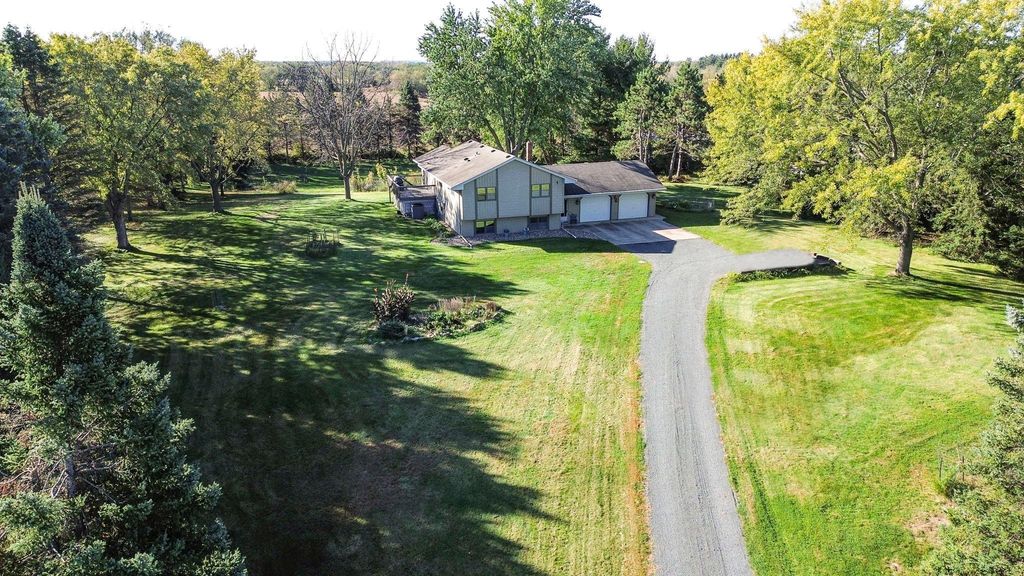 329 Glenmont Road, River Falls, WI 54022