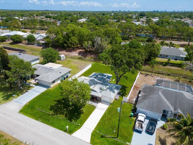 2441 SE Avalon Road, Port St. Lucie, Port St Lucie, FL 34952