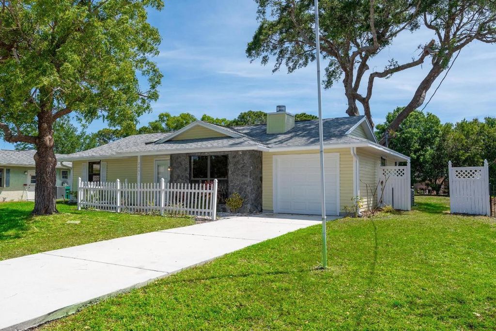 2441 SE Avalon Road, Port St. Lucie, Port St Lucie, FL 34952