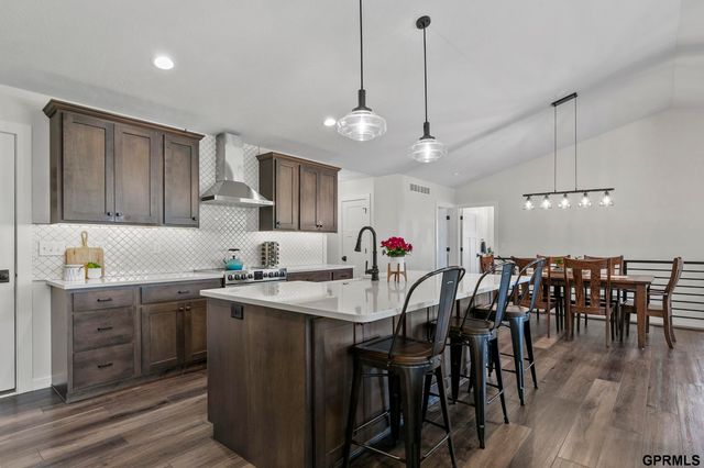 1617 NW 54th Court, Lincoln, NE 68528