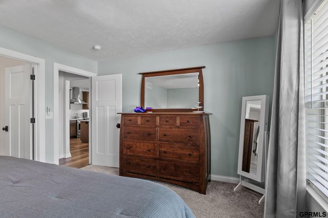 1617 NW 54th Court, Lincoln, NE 68528