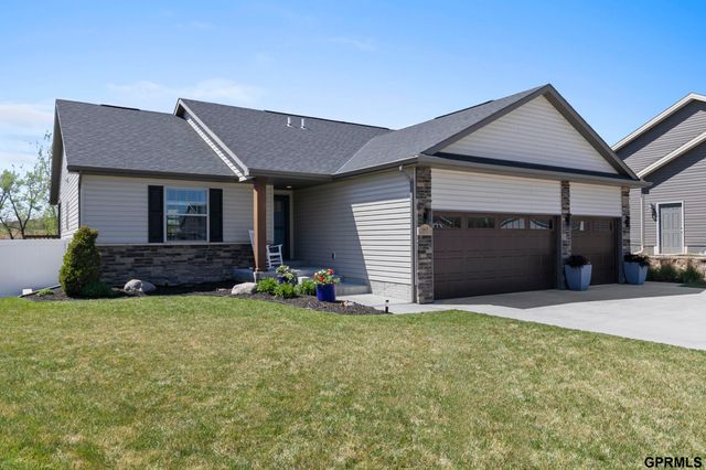 1617 NW 54th Court, Lincoln, NE 68528