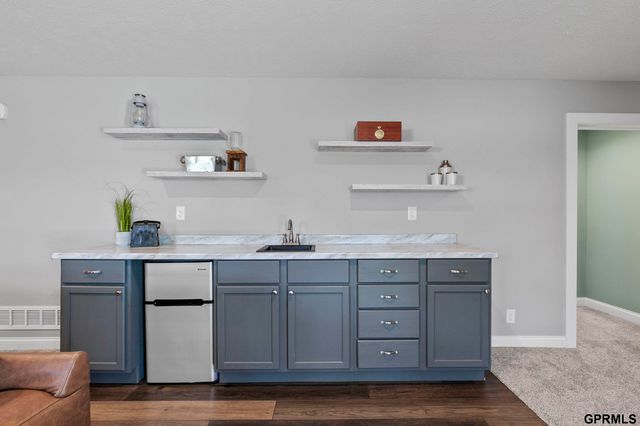 1617 NW 54th Court, Lincoln, NE 68528