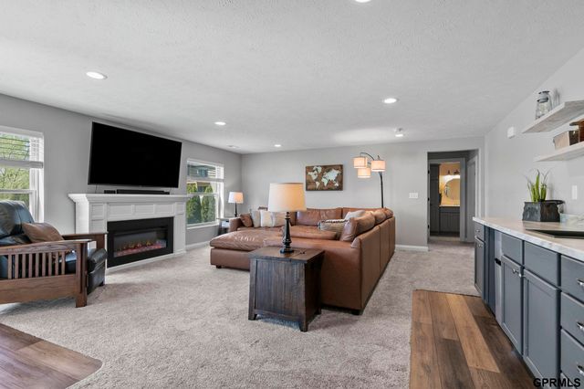 1617 NW 54th Court, Lincoln, NE 68528