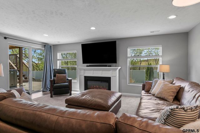 1617 NW 54th Court, Lincoln, NE 68528