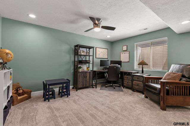 1617 NW 54th Court, Lincoln, NE 68528