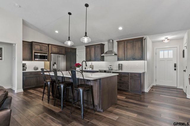 1617 NW 54th Court, Lincoln, NE 68528