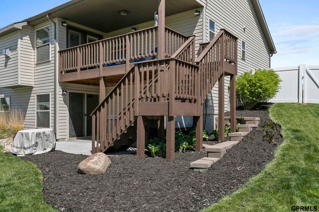 1617 NW 54th Court, Lincoln, NE 68528