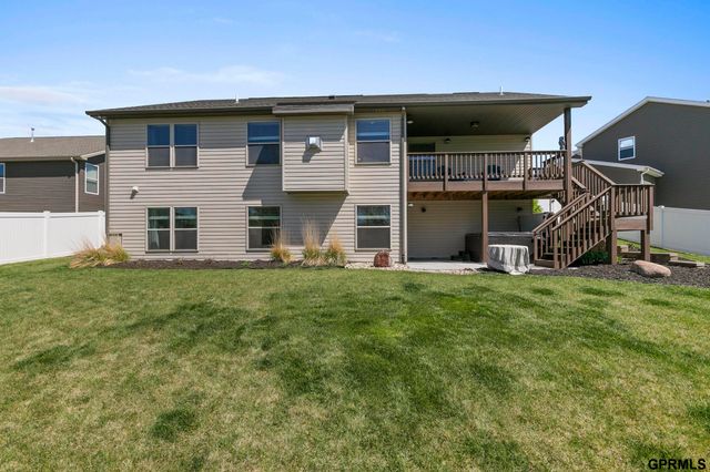 1617 NW 54th Court, Lincoln, NE 68528
