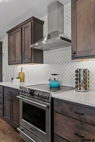 1617 NW 54th Court, Lincoln, NE 68528