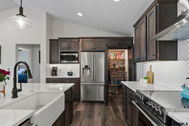 1617 NW 54th Court, Lincoln, NE 68528