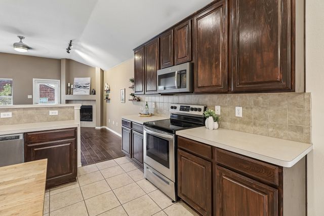 6008 Marsh Rail Drive, Denton, TX 76208