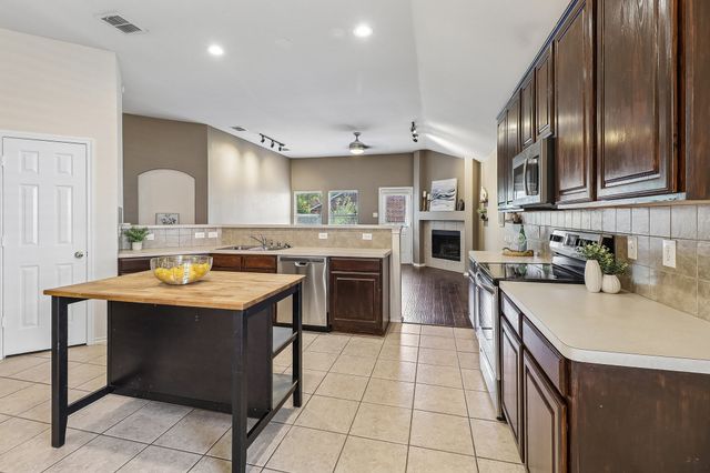 6008 Marsh Rail Drive, Denton, TX 76208