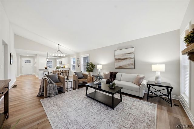 48 Ivy Way, Lancaster, NY 14086