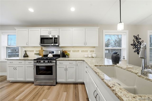 48 Ivy Way, Lancaster, NY 14086