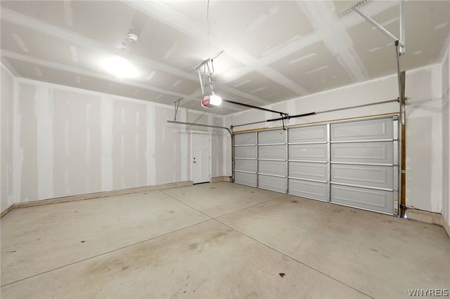 48 Ivy Way, Lancaster, NY 14086