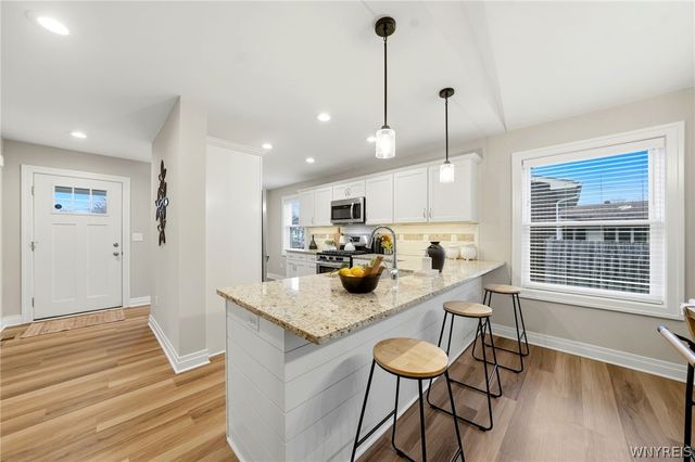 48 Ivy Way, Lancaster, NY 14086