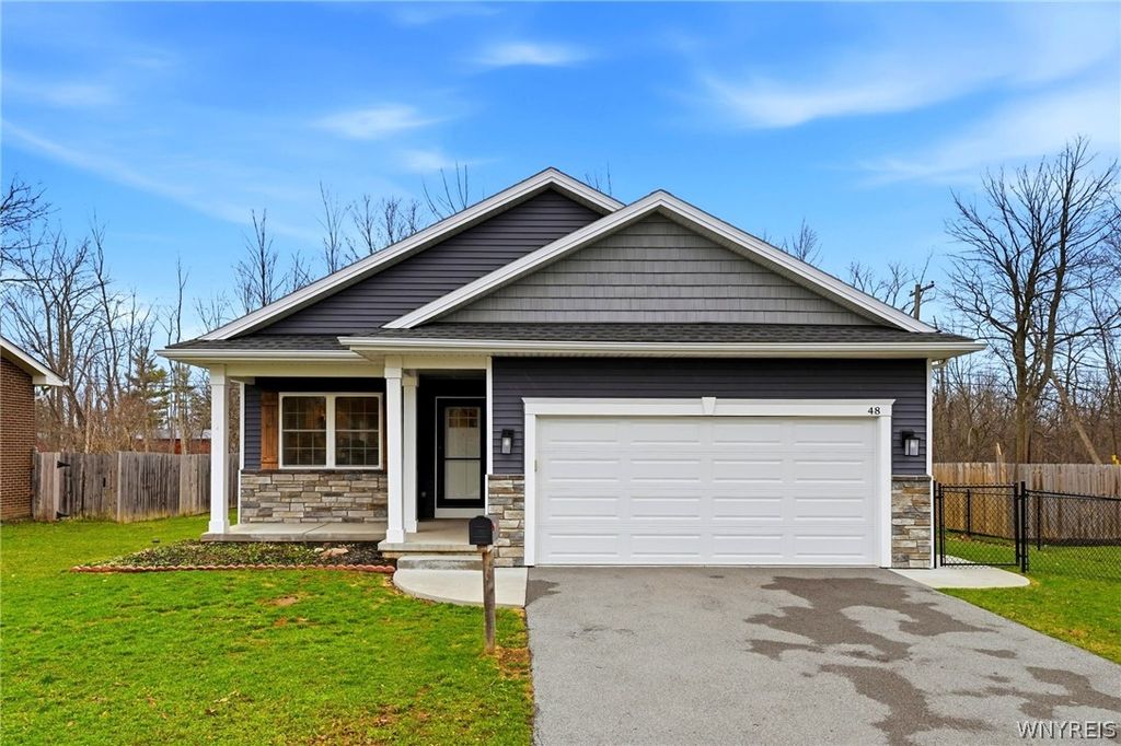 48 Ivy Way, Lancaster, NY 14086