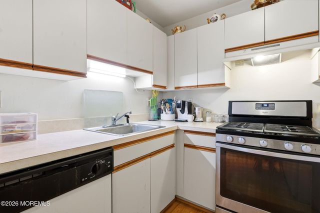 38 Kentucky Way, Freehold, NJ 07728