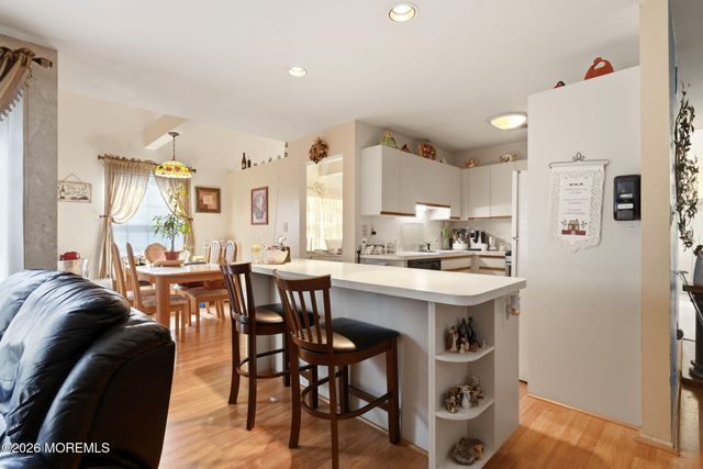 38 Kentucky Way, Freehold, NJ 07728