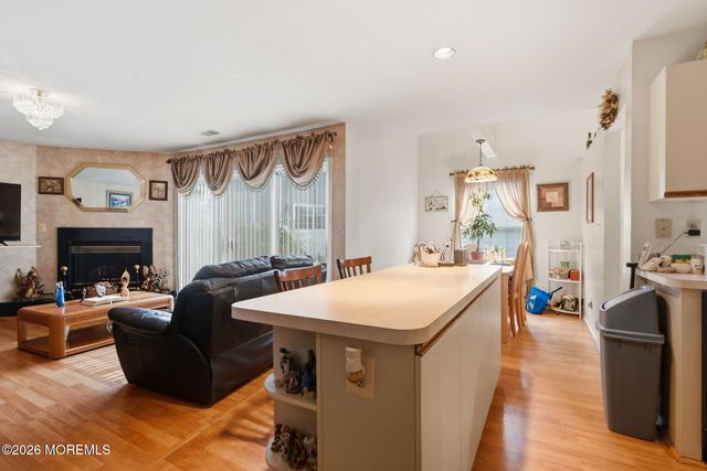38 Kentucky Way, Freehold, NJ 07728
