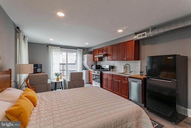 1620 MOUNT VERNON ST, Philadelphia, PA 19130