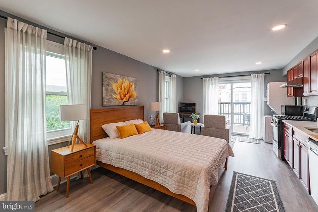 1620 MOUNT VERNON ST, Philadelphia, PA 19130