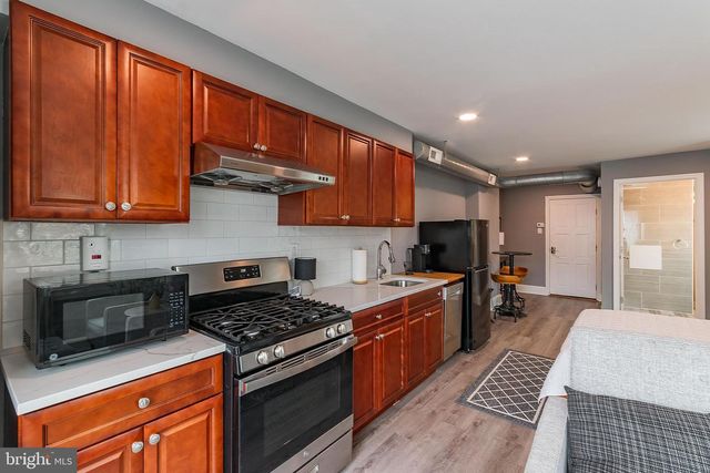 1620 MOUNT VERNON ST, Philadelphia, PA 19130