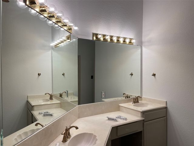 6030 Bentwood Drive, Midlothian, TX 76065