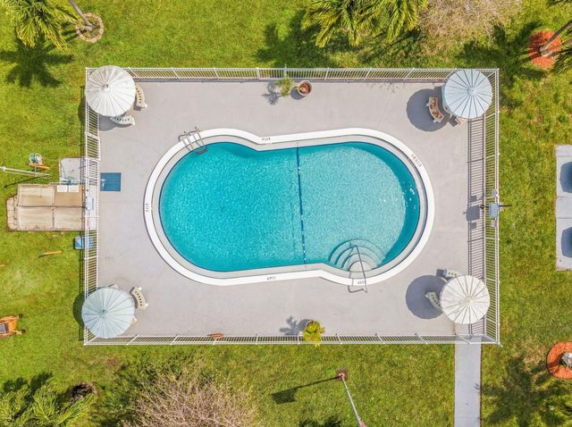 7401 Pines Boulevard 201, Pembroke Pines, FL 33024