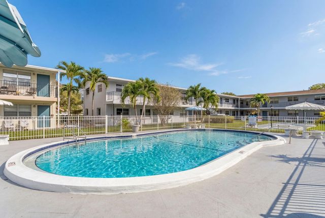 7401 Pines Boulevard 201, Pembroke Pines, FL 33024