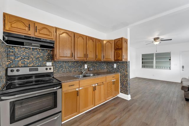 7401 Pines Boulevard 201, Pembroke Pines, FL 33024