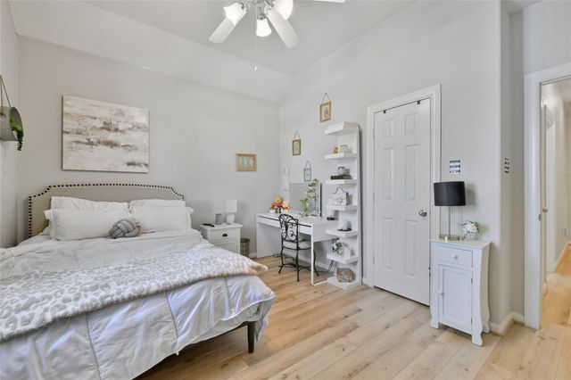 4616 Chaperel Drive, Pearland, TX 77584