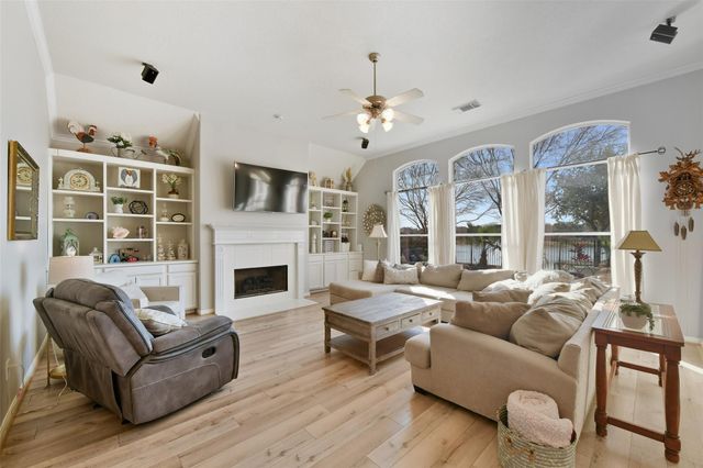 4616 Chaperel Drive, Pearland, TX 77584