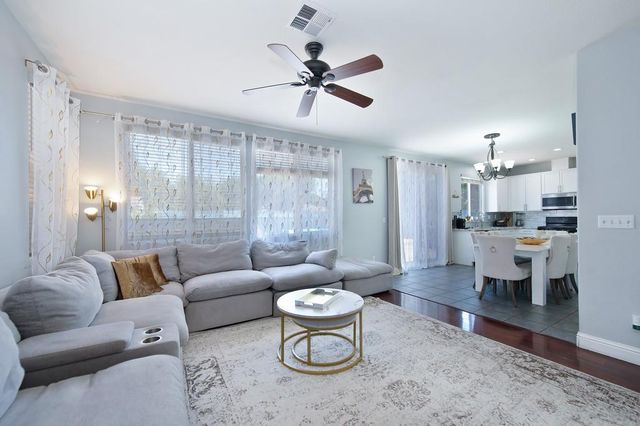 1136 Kensington Ln, Lincoln, CA 95648