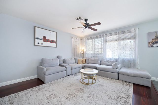 1136 Kensington Ln, Lincoln, CA 95648