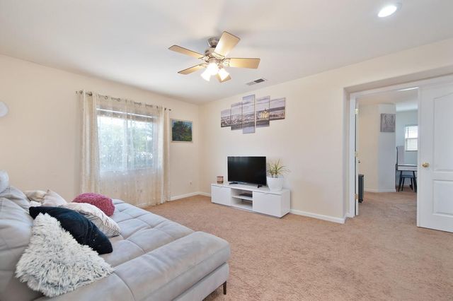 1136 Kensington Ln, Lincoln, CA 95648