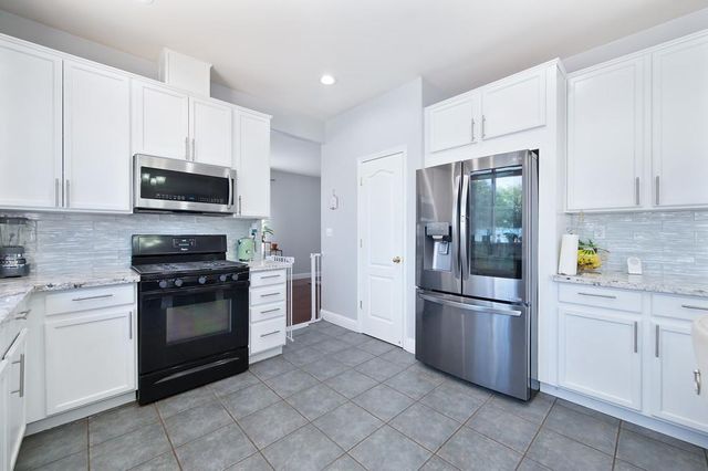 1136 Kensington Ln, Lincoln, CA 95648