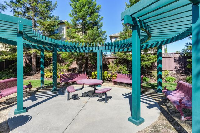 1136 Kensington Ln, Lincoln, CA 95648