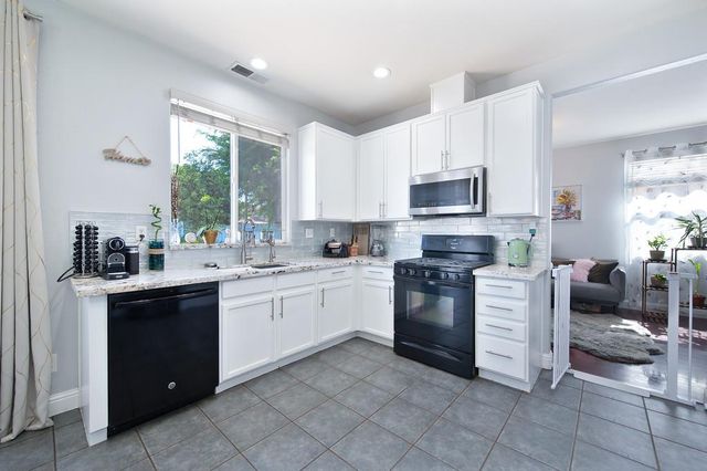 1136 Kensington Ln, Lincoln, CA 95648