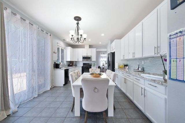 1136 Kensington Ln, Lincoln, CA 95648