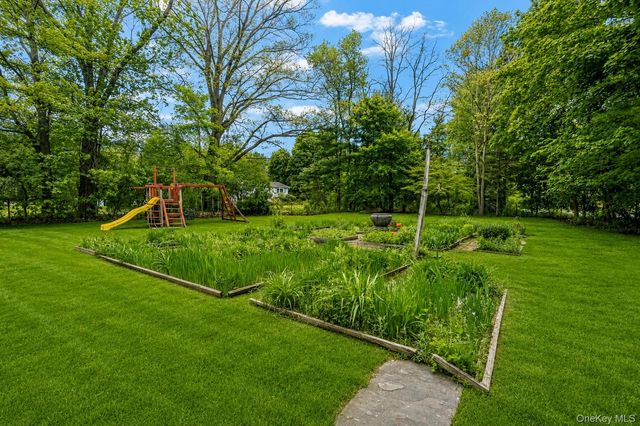 4 Clove Branch Road, Hopewell Junction, NY 12533