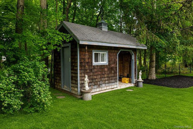 4 Clove Branch Road, Hopewell Junction, NY 12533